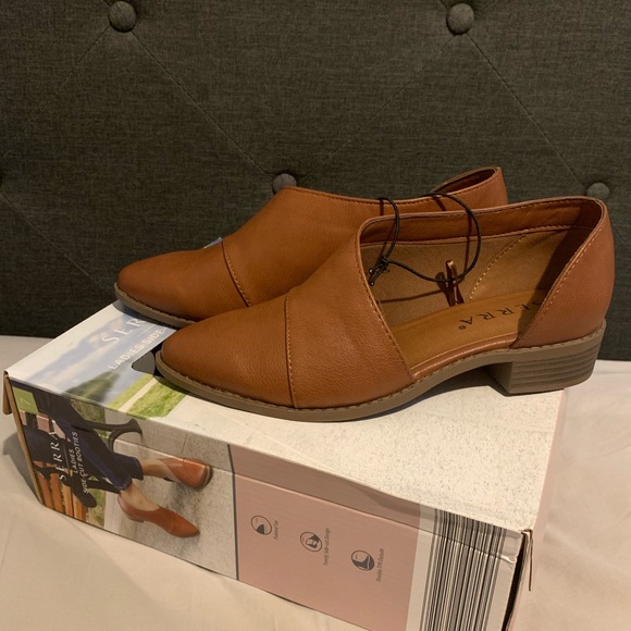 Side Cut Booties - Picture 2 of 4